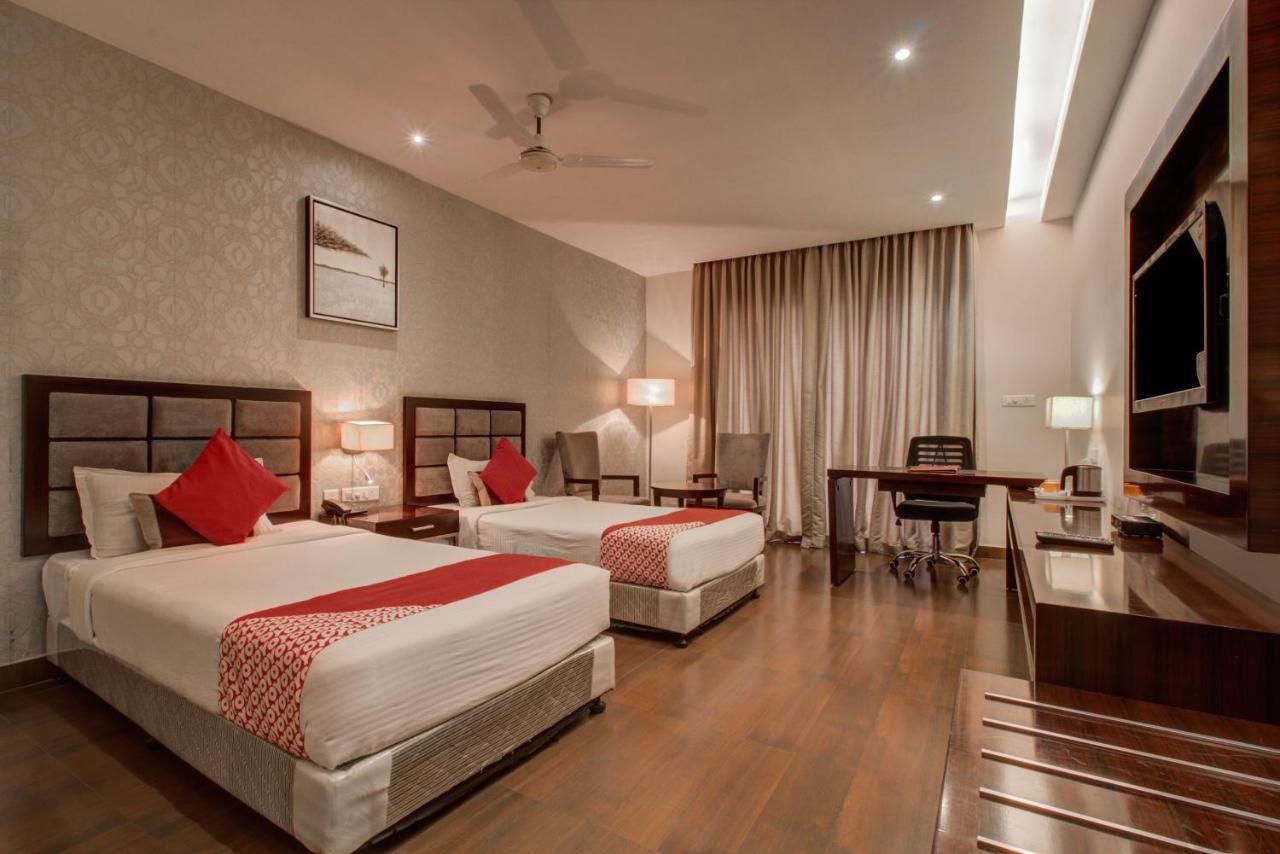 Hotel Oyo 3575 The Wave International Jamshedpur Exterior foto