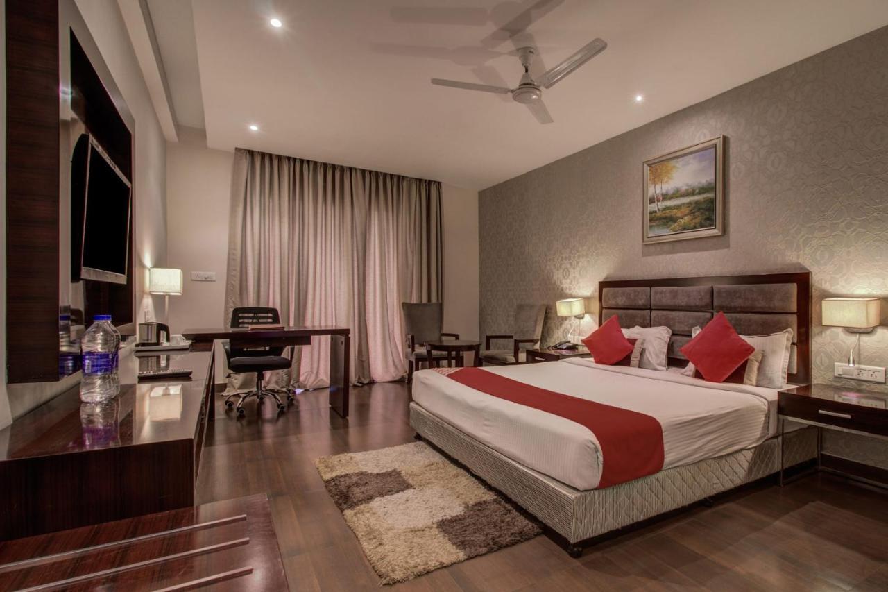 Hotel Oyo 3575 The Wave International Jamshedpur Exterior foto