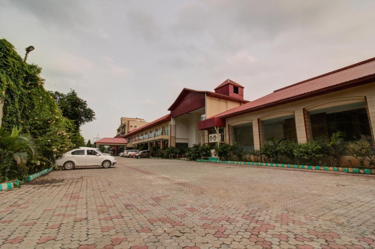 Hotel Oyo 3575 The Wave International Jamshedpur Exterior foto