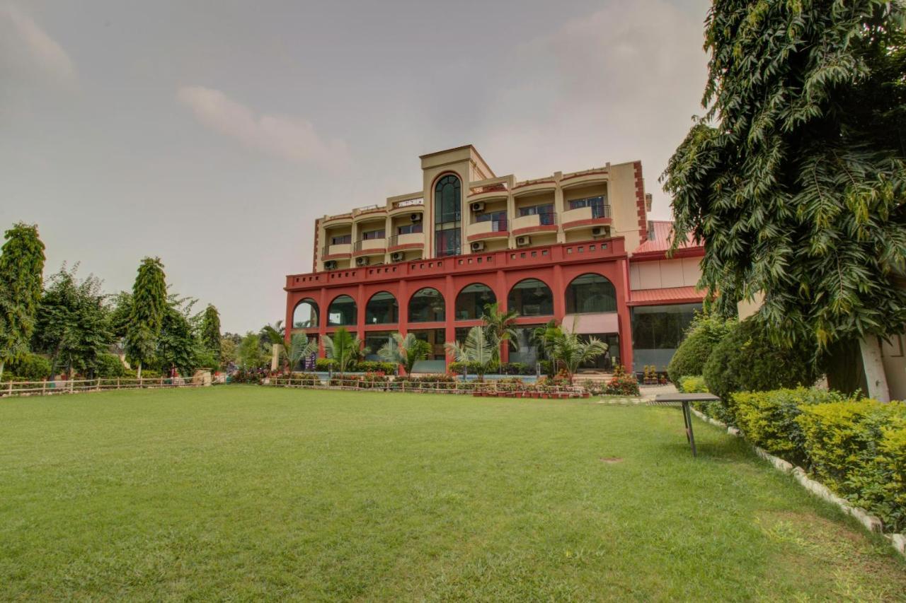 Hotel Oyo 3575 The Wave International Jamshedpur Exterior foto