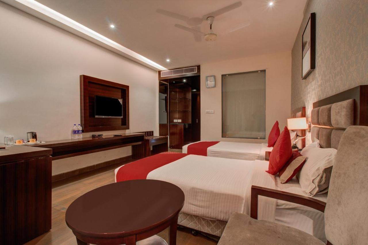 Hotel Oyo 3575 The Wave International Jamshedpur Exterior foto